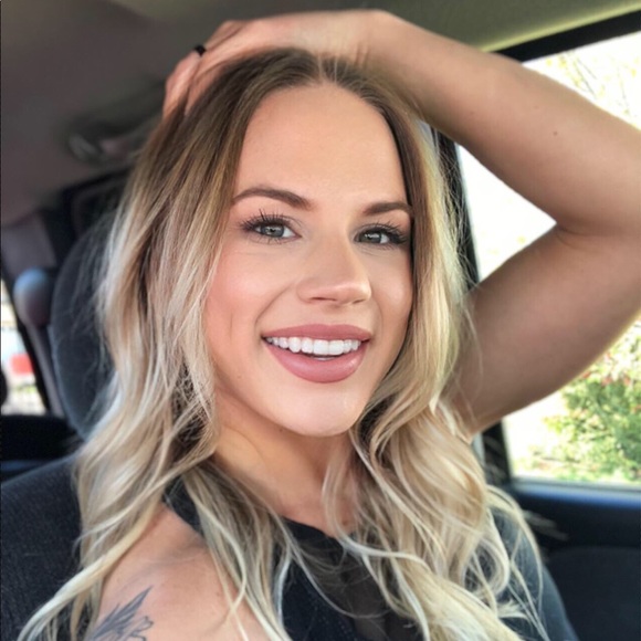 Meet the seller/buyer!✨ - Picture 9 of 9